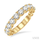 1 1/2 Ctw Lattice Round Cut Diamond Wedding Band in 14K Yellow Gold