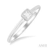 1/6 Ctw Petite Bezel Set Round Cut Diamond Fashion Ring in 10K White Gold
