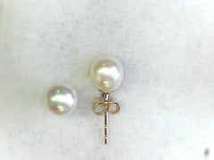 Pearl Earring
