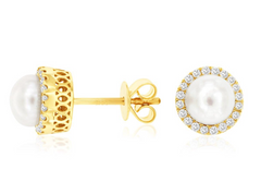 Pearl Earring