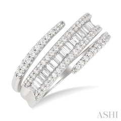 3/4 Ctw Baguette and Round Cut Diamond Spiral Band in 14K White Gold