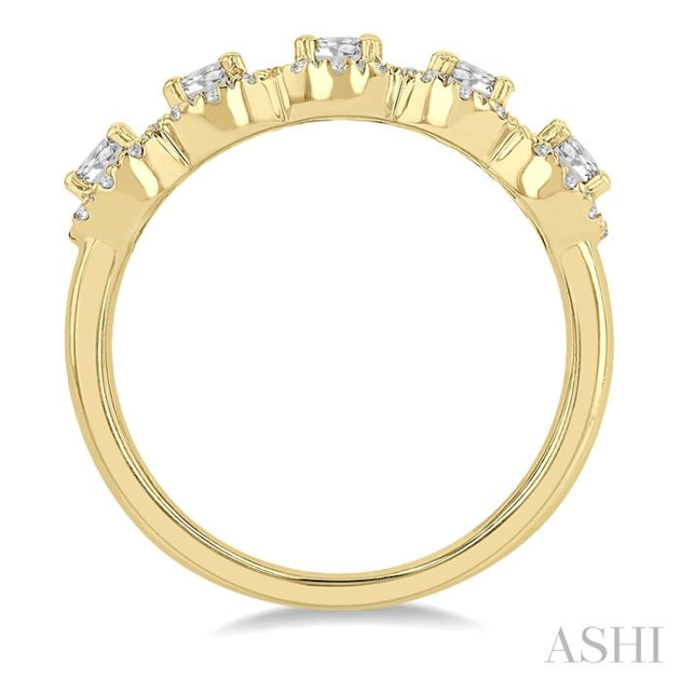 1 Ctw Circular Shape 5 Stone Round Cut Diamond Halo Wedding Band in 14K Yellow Gold