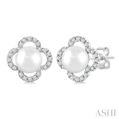 5 MM Cultured Pearl and 1/6 Ctw Single Cut Diamond Clover Petite Fashion Earrings in 10K White Gold