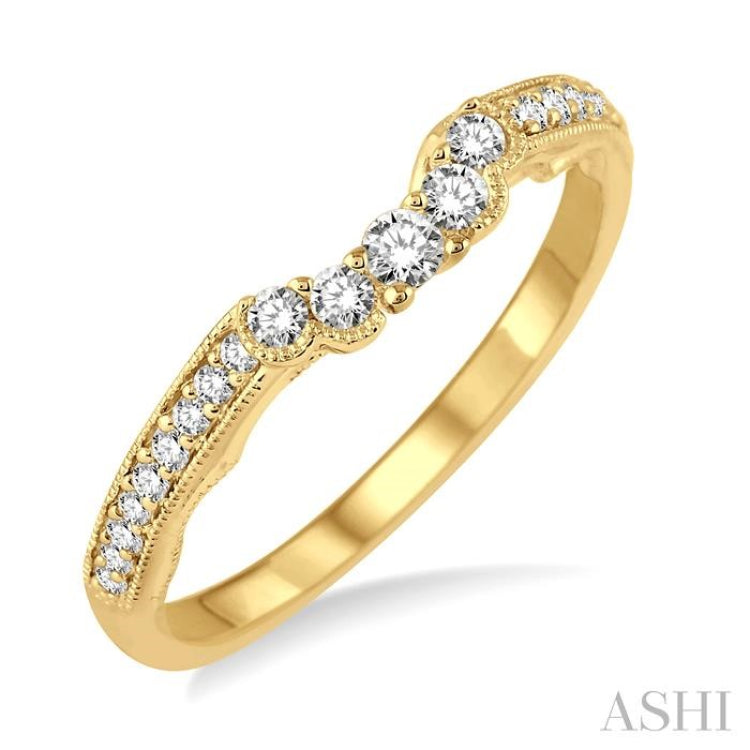 1/4 Ctw Round Cut Diamond Wedding Band in 14K Yellow Gold