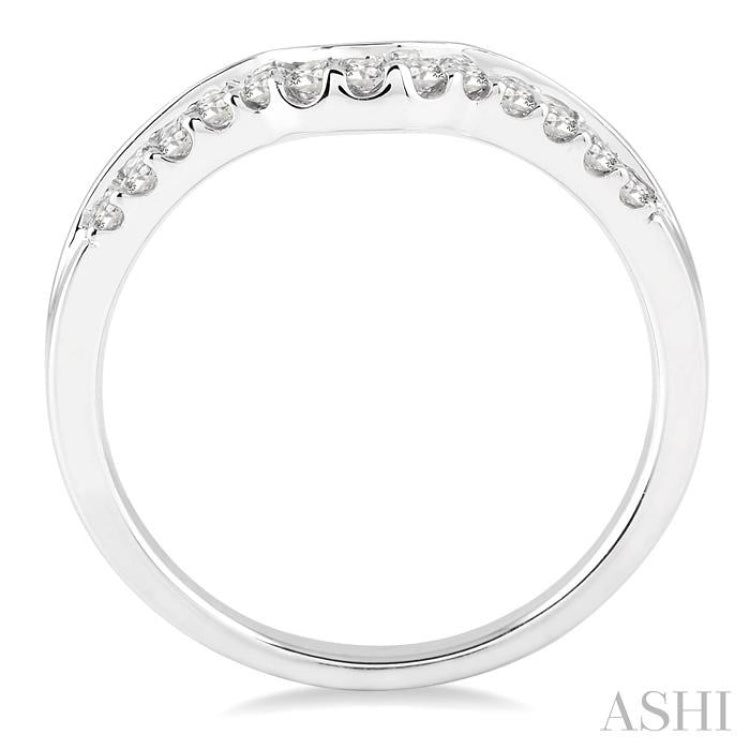 1/4 Ctw Round Cut Diamond Wedding Band in 14K White Gold