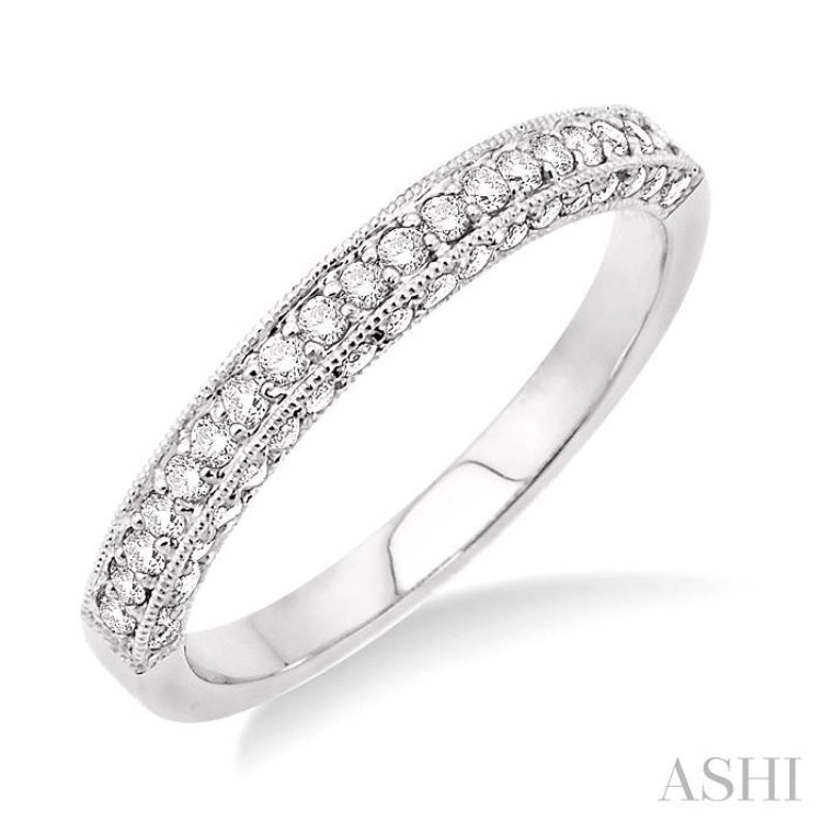 1/2 Ctw Round Cut Diamond Wedding Band in 14K White Gold