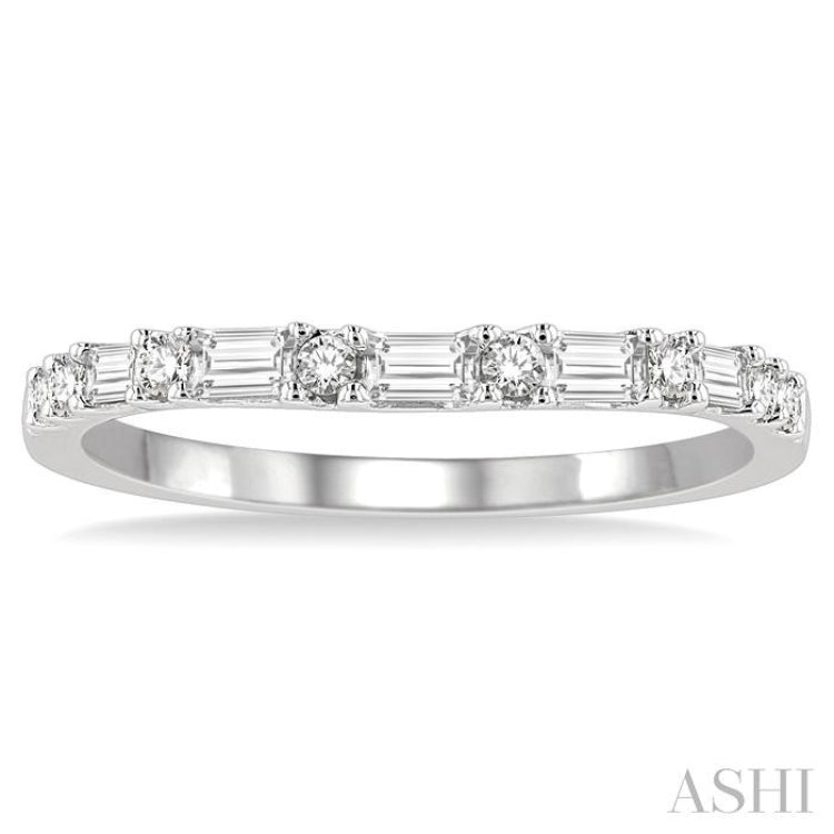 1/3 Ctw Baguette and Round Cut Diamond Wedding Band in 14K White Gold