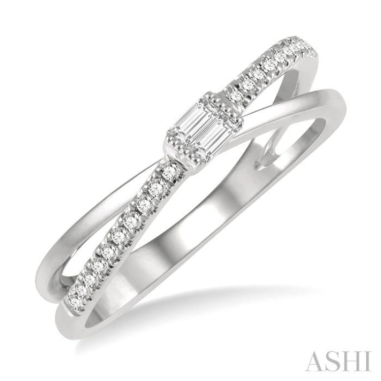 1/6 Ctw Criss-Cross Baguette and Round Cut Diamond Fashion Ring in 14K White Gold
