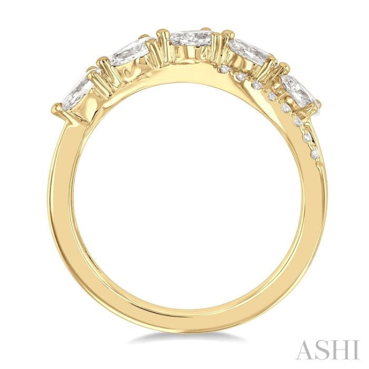 7/8 Ctw Split Criss Cross Pear and Round Cut Diamond Fashion Ring in 14K Yellow Gold