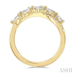 7/8 Ctw Split Criss Cross Pear and Round Cut Diamond Fashion Ring in 14K Yellow Gold