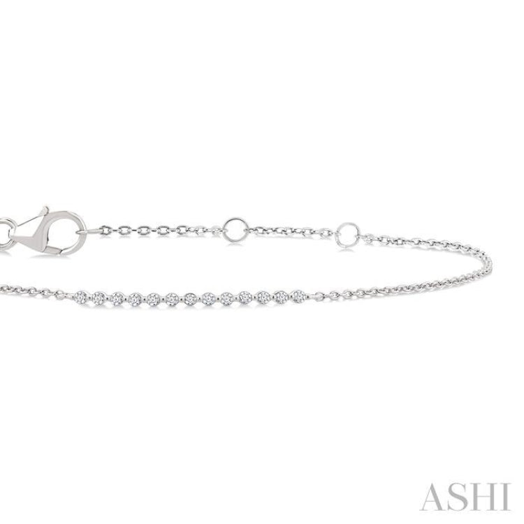 1/10 Ctw Single Cut Diamond Fashion Bracelet in Sterling Silver