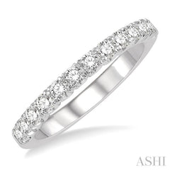 1/2 Ctw Round Cut Diamond Wedding Band in 14K White Gold
