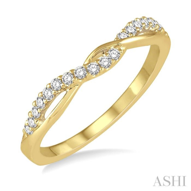 1/5 Ctw Twisted Top Round Cut Diamond Wedding Band in 14K Yellow Gold