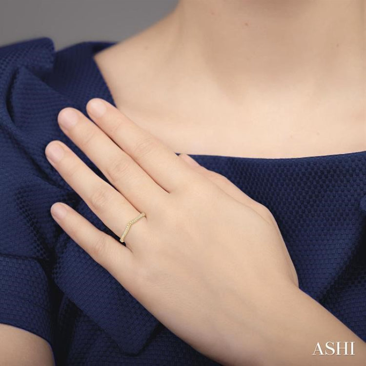 1/5 Ctw Round Cut Diamond Wedding Band in 14K Yellow Gold
