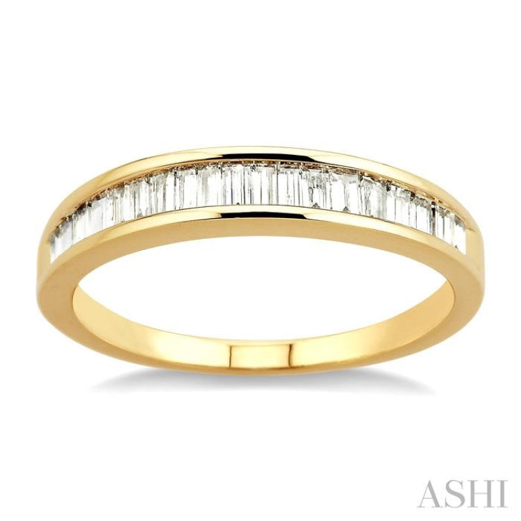 1/2 Ctw Channel Set Baguette Cut Diamond Wedding Band in 14K Yellow Gold