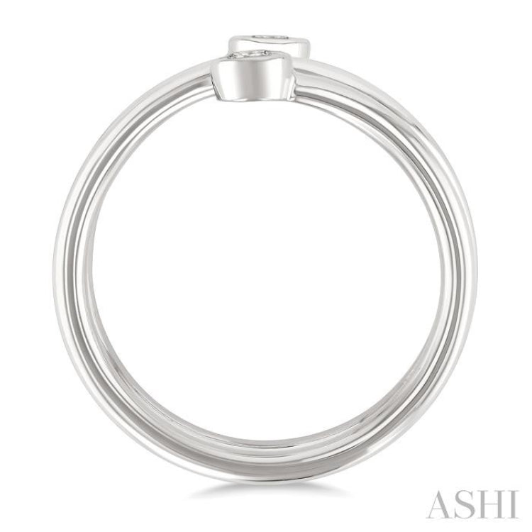 1/5 Ctw Round Shape Diamond Bezel Double Coil Fashion Ring in 14K White Gold