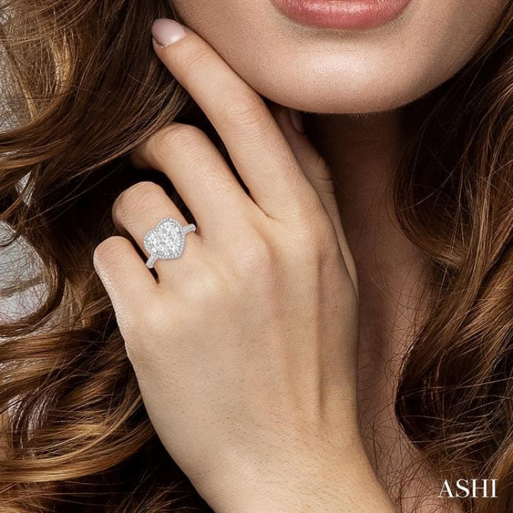 1 1/10 Ctw Round Diamond Lovebright Heart Halo Engagement Ring in 14K White and Rose Gold