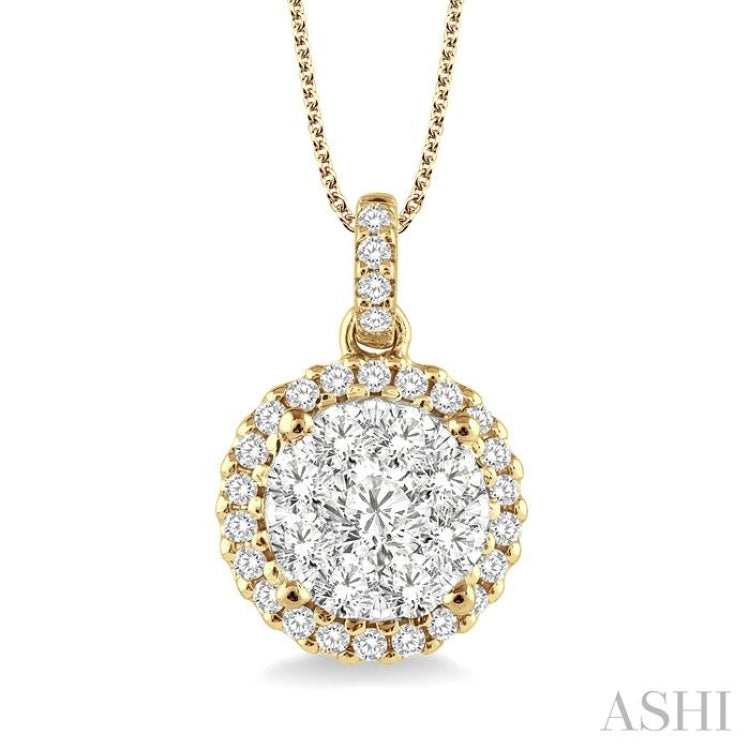 Round Shape Halo Lovebright Essential Diamond Pendant