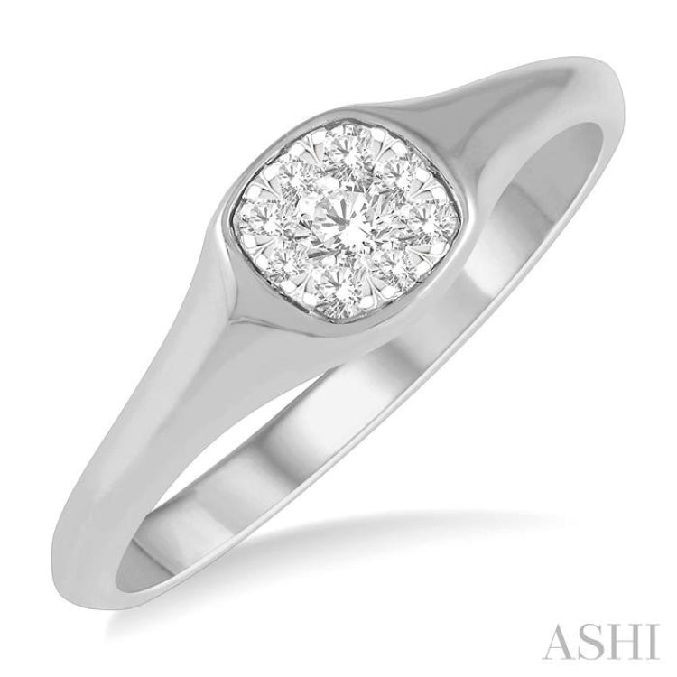 Cushion Shape Lovebright Essential Diamond Signet Ring