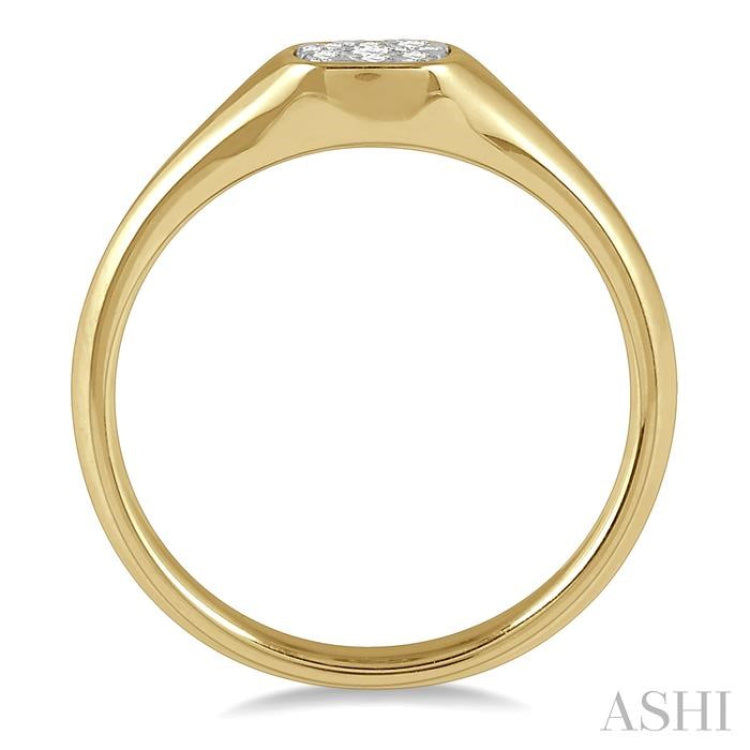 Cushion Shape Lovebright Essential Diamond Signet Ring