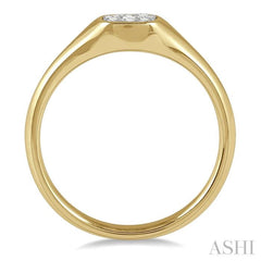 Cushion Shape Lovebright Essential Diamond Signet Ring