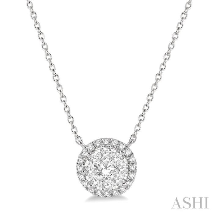 Round Shape Halo Lovebright Essential Diamond Necklace