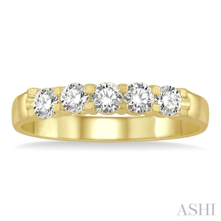 Round Shape 5 Stone Diamond Wedding Band