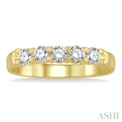 Round Shape 5 Stone Diamond Wedding Band