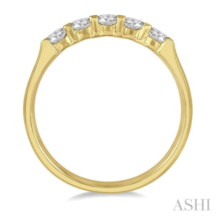 Round Shape 5 Stone Diamond Wedding Band