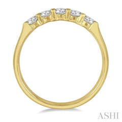 Round Shape 5 Stone Diamond Wedding Band