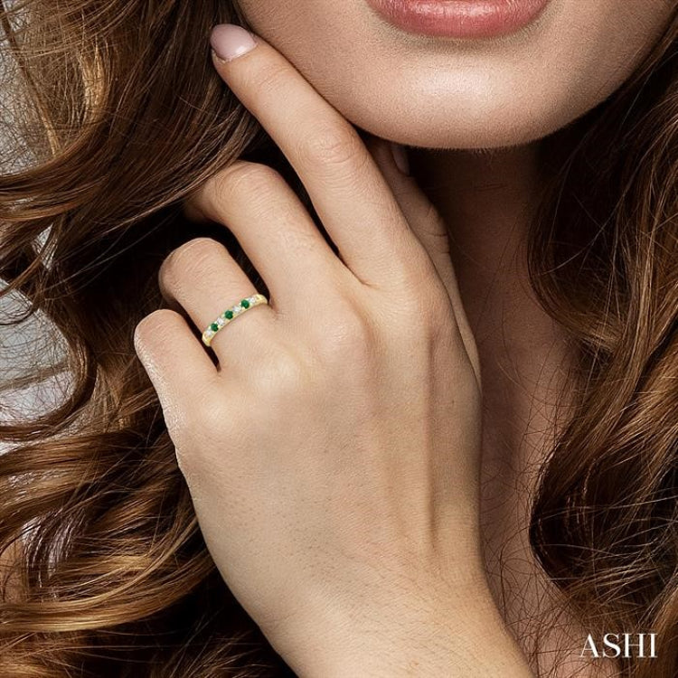 2.3 MM Emerald and 1/5 Ctw Round Cut Diamond Precious Wedding Band in 14K Yellow Gold