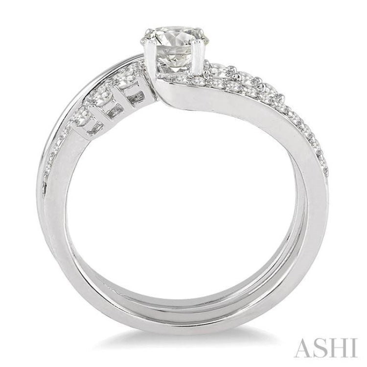 Round Shape Diamond Wedding Set