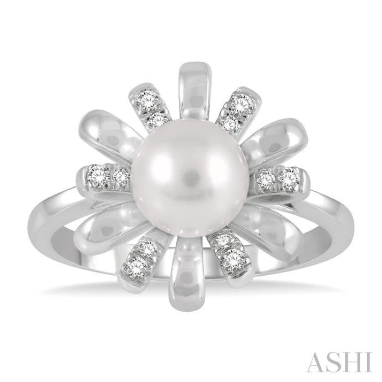 Floral Pearl & Diamond Fashion Ring