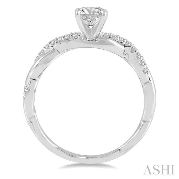 Round Shape Diamond Engagement Ring