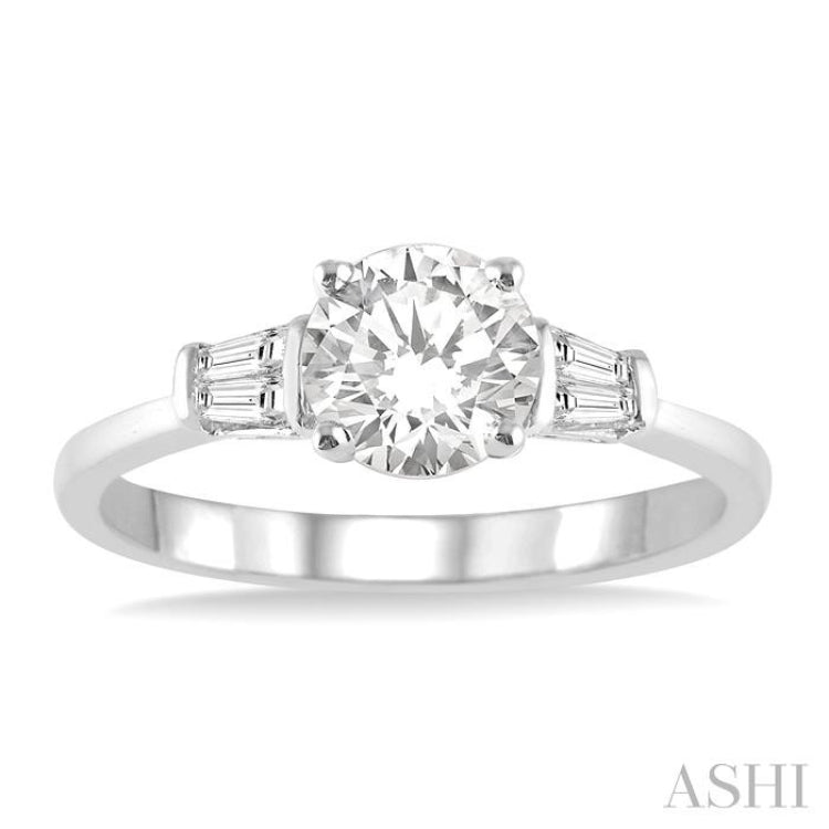 Round Shape Diamond Engagement Ring