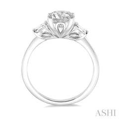 Round Shape Diamond Engagement Ring