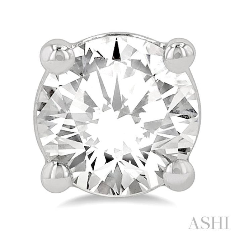 Round Shape Diamond Stud Earrings