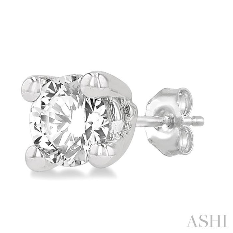 Round Shape Diamond Stud Earrings