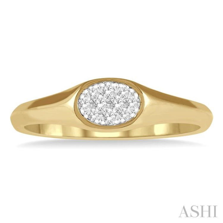 Oval Shape East-West Lovebright Essential Diamond Signet Ring