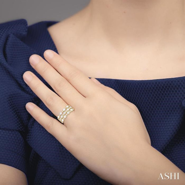 1 1/2 Ctw Triple Row Multi-Cut Diamond Fashion Band in 14K Yellow Gold