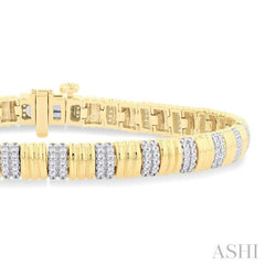Ribbed Diamond Fashion Bracelet
