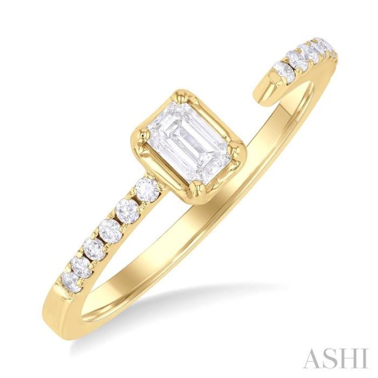 3/8 Ctw Emerald and Round Cut Diamond Fashion Open Ring in 14K Yellow Gold