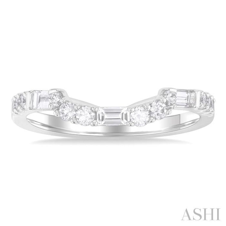 1/3 Ctw Curved Baguette and Round Cut Diamond Wedding Band in 14K White Gold