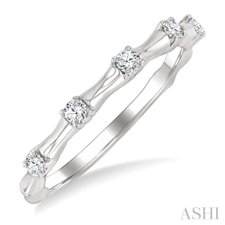 1/10 Ctw Bamboo Shoot Inspired Round Cut Diamond Fashion Ring in 10K White Gold