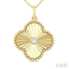 1/20 Ctw Clover Fluted Medallion Round Cut Diamond Pendant With Chain in 10K Yellow Gold
