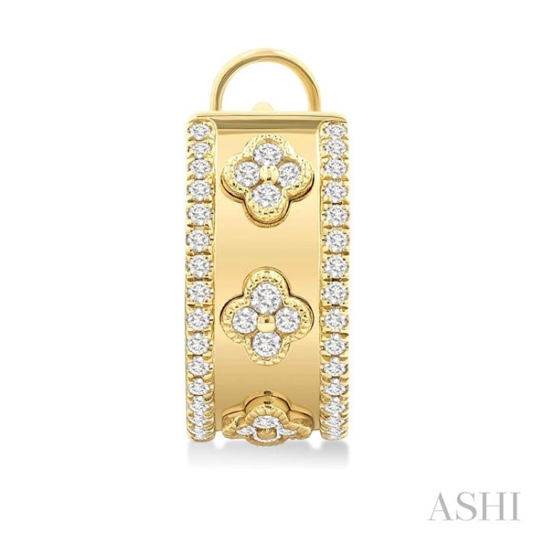 1/2 Ctw Round Cut Diamond Clover Fashion Hoop Earrings in 14K Yellow Gold