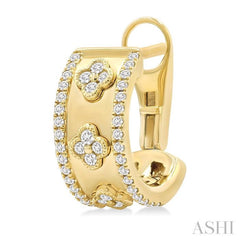 1/2 Ctw Round Cut Diamond Clover Fashion Hoop Earrings in 14K Yellow Gold